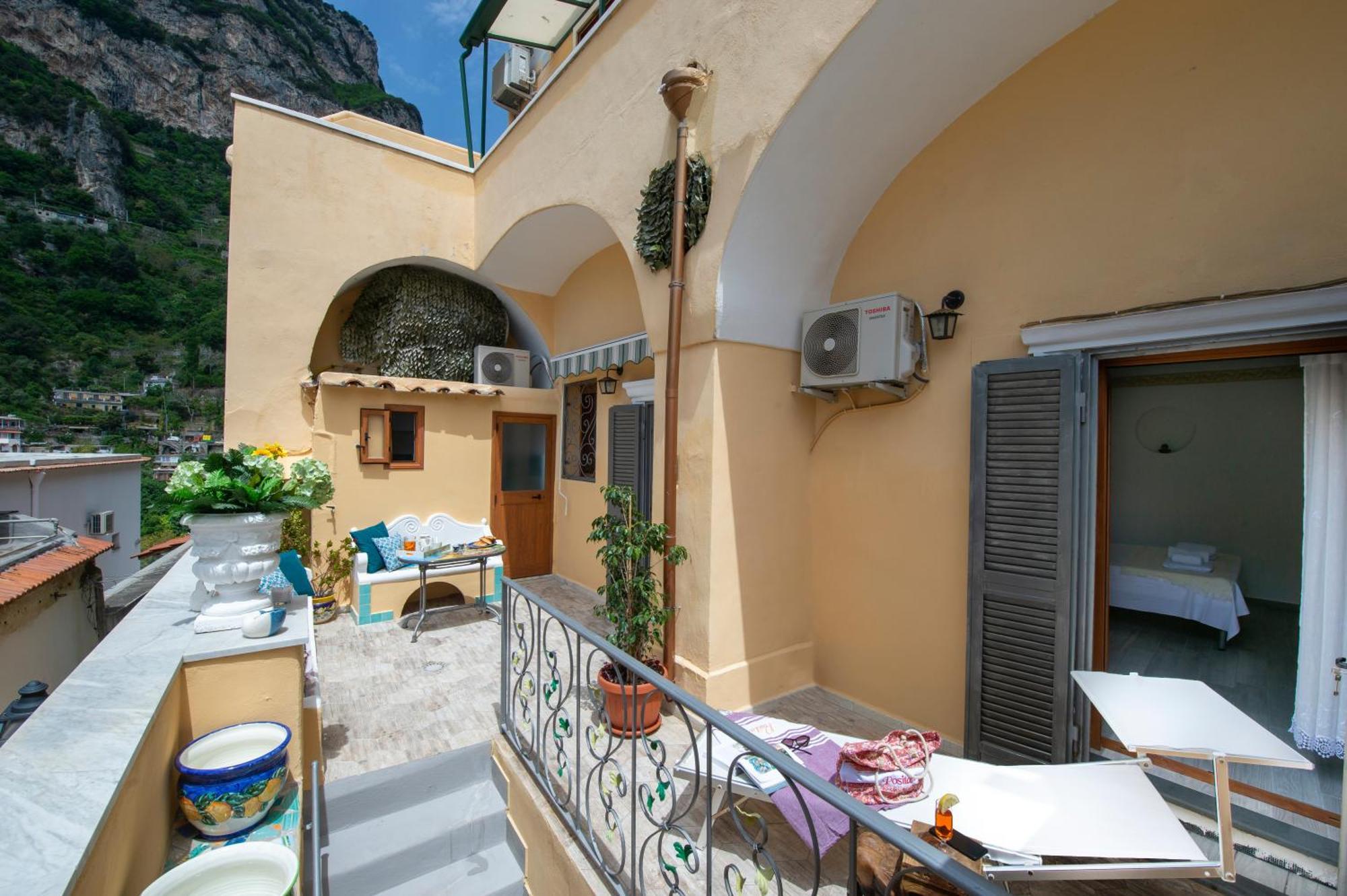 Amore Rentals - Casa Barbera B Positano Exterior photo